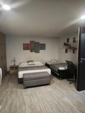 1 hasta 3 personas Poblado Suite&Loft